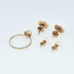 Konvolut Perlschmuck  Gelbgold 585 und 333, insg. 5 Teile, dabei 1 ...