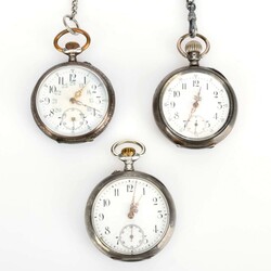 Drei silberne Herrentaschenuhren jeweils 800er Silbergehäuse in ...