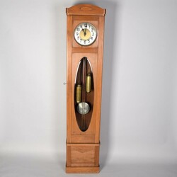 Standuhr schlankes Holzgehäuse, furniert, frontseitig verglast, die ...