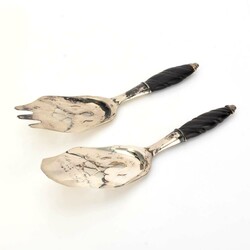 Zwei Teile Vorlegebesteck Silber mind. 826, Copenhagen, Dänemark, ...