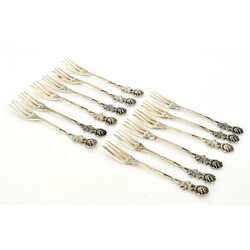 Zwölf Kuchengabeln Silber 800, undeutlich gemarkt, je in Variation ...