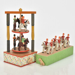 Zwei Bewegungsspielzeuge Werkstatt Gottfried Hübsch, Seiffen, Holz, ...