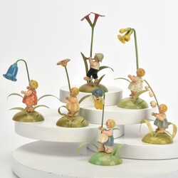 Sechs figürliche Tischkartenhalter Wendt & Kühn, Grünhainichen, 5 ...