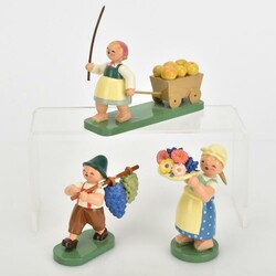 Drei Erntekinder Wendt & Kühn, Grünhainichen, Aufstellfiguren als 1 ...