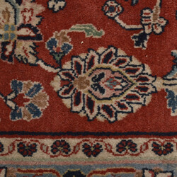 Großer Teppich Wolle, handgeknüpft, in Rot-, Creme- und Blautönen ...