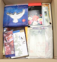 KANADA - interessanter Bestand postfr. Ausgaben im Karton, dabeieine ...