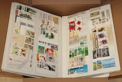 VOLKSREPUBLIK CHINA - reichhaltige Partie postfr. Ausgaben meist nach ...