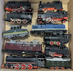 MODELLEISENBAHNEN - kleine Sammlung der Nenngröße HO, mit diversen ...