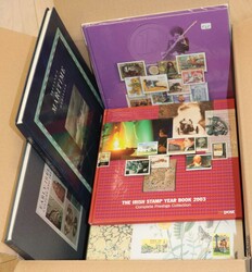 IRLAND - Jahrbücher mit den postfr. Ausgaben 1988/94, 1998, 2001, ...