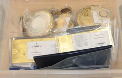 Reichhaltiger Bestand moderner Medaillen, Abzeichen etc., dabei ...