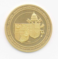 Partie Münzen und Medaillen. Dabei Goldmedaille "PAPST JOHANNES PAUL ...