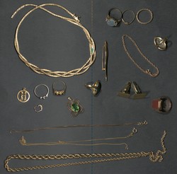 550.70: Jewelry, Lots
