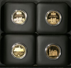 100.80.30: Multiple Lots - Coins - World Coins
