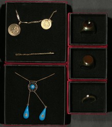 550.70: Jewelry, Lots