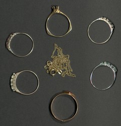 550.70: Jewelry, Lots