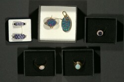 550.70: Jewelry, Lots