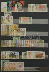 Virág motívum gy?jtemény az egész világból, kb 5.500 bélyeg ...