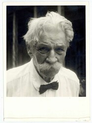 Schweitzer, Albert, Korrespondenz mit zwei Portrait-Fotokarten Albert ...