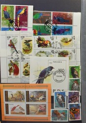 11 albums (**/0/BRF/FDC) avec des catégories variées, papillons, ...