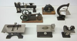 Miniatur Werkmaschinen-Spielzeug, dabei Kreissäge, Drehbank, ...