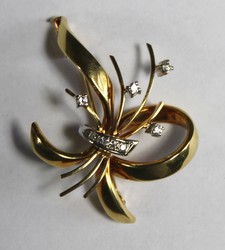 550.40: Schmuck, Broschen / Nadeln