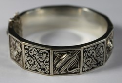 550.20: Schmuck, Armreife/Armbänder