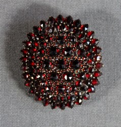 550.40: Schmuck, Broschen / Nadeln