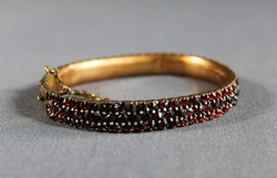 550.20: Schmuck, Armreife/Armbänder