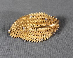 550.40: Schmuck, Broschen / Nadeln