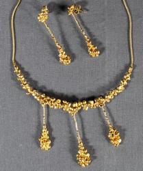 550.90: Schmuck, Sets