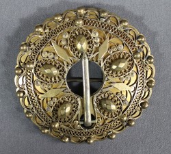 550.40: Schmuck, Broschen / Nadeln