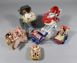 700.10: Dolls
