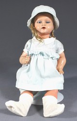 700.10: Dolls