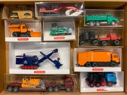 700.30: Tin Toys