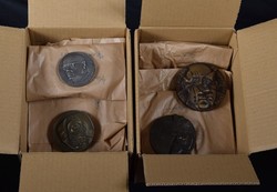 100.100: Multiple Lots - Medals