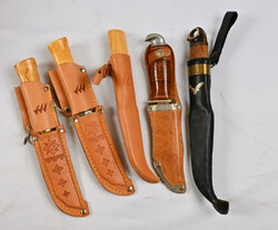 Selection of about 4 bayonets, 14 knives and other blades, in a ...