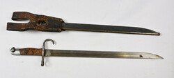 Bayonet, Arisaka, scabbard and frog. Length ca. 53 cm. Normal signs ...
