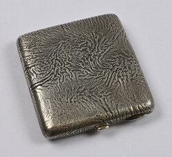 Cigarette case, silver (813), year mark Q6 (= 1945)