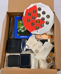 Selection in a box, eg. year sets, foreign coins, also some from euro ...