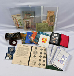 Fine selection of Finland and foreign material, eg. banknotes, old ...