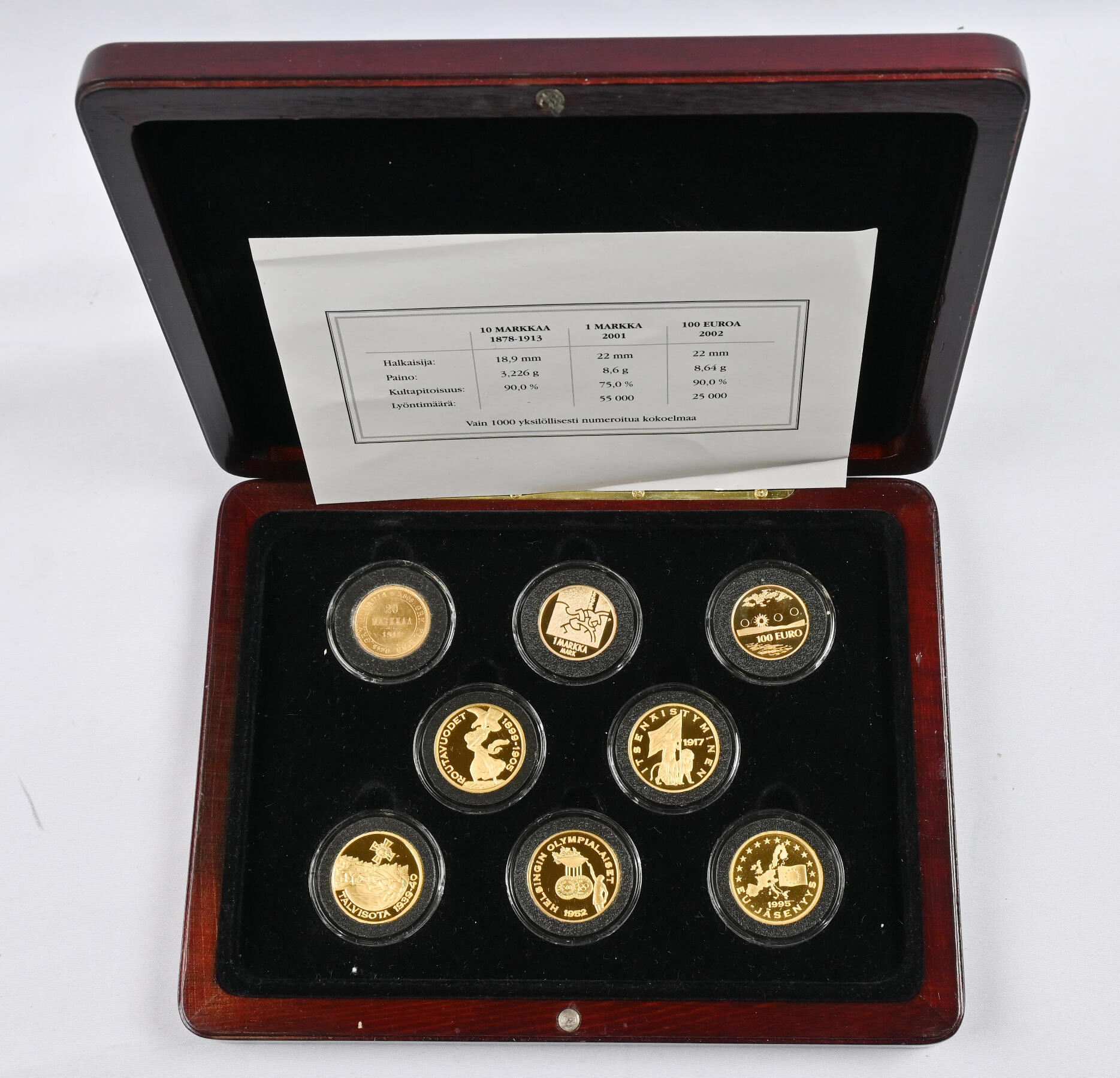 09.03.2026: CORRECTION: The total amount in this lot is five medals ...