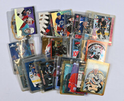 Lot of selected ice-hockeycards in plastic covers. Ca. 70 different ...