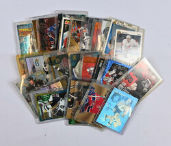 Lot of selected ice-hockeycards in plastic covers. Ca. 70 different ...
