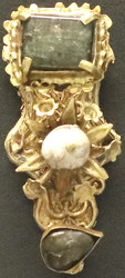 550.30: Jewelry, chains / pendants / necklaces