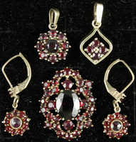 550.90: Jewelry, sets