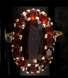 550.90: Parures de bijoux