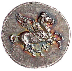 Stater 350/300 v. Chr. nach korinthischem Vorbild. Kopf der Athena ...