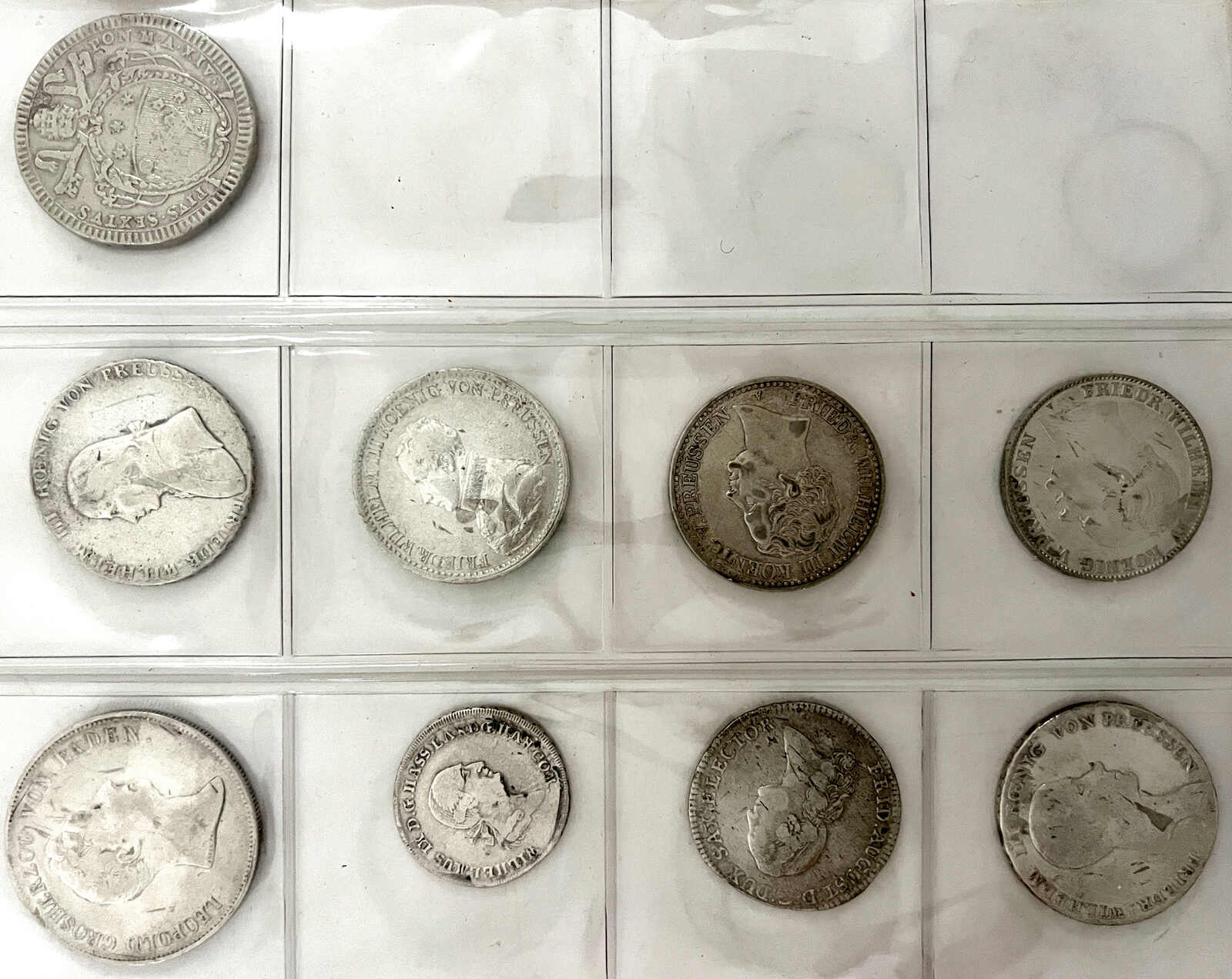 8 Silbermünzen: Baden Kronentaler 1835, Hessen 1/2 Taler 1789, ...