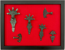 Kl. Sammlung von 6 Bronzefibeln der Penkovka-Kultur. Auf ...