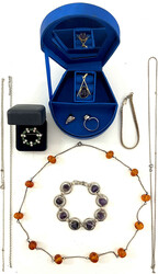 550.30: Bijoux, chaînes / Colliers / Pendentifs